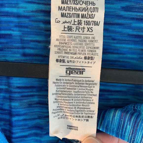 Under Armour Quarter Zip - Picture 3 of 3